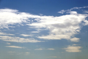Obraz premium Partly Cloudy Sky
