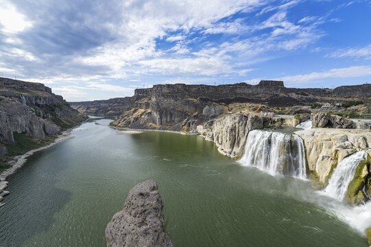 Shoshone Falls cascades, Twin Falls, Idaho, USA