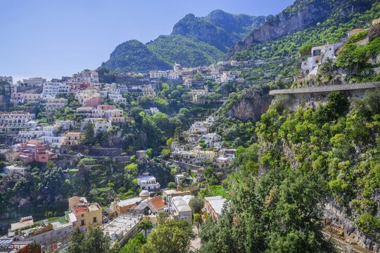 Panorama of the village in a dramatic location on the steep slopes of the coastal mountain range, Positano, Amalfi Coast, Amalfitana, Campania, Italy