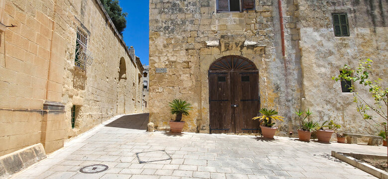 Mesquita Square in Mdina, Malta island, Europe
