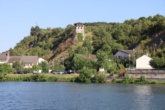 Tour Gr&eacute;goire, ancienne tour de guet, vue de l'ext&eacute;rieur, ville de Givet, d&eacute;partement des Ardennes, France