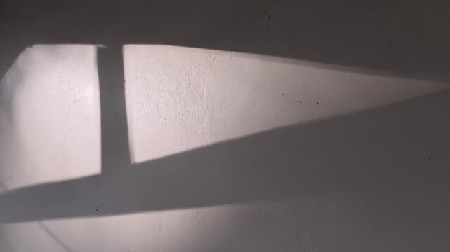 Sunlight from the window gap