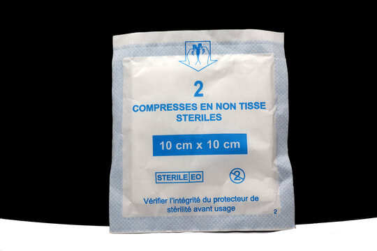 Pochette de 2 compresses st&eacute;riles non tiss&eacute;es de chez Urgo