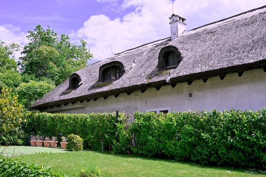 Historic Thatched Roof Countryside Villa