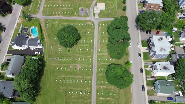 vue a&eacute;rienne d'un cimeti&egrave;re, Quebec, Canada