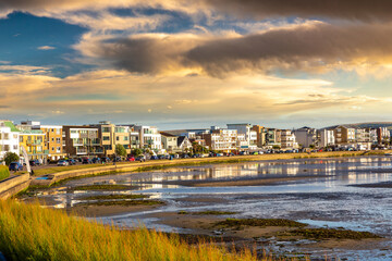 Fototapeta premium Modern Waterfront Residential Buildings in Sandbanks at Poole Harbour in Poole, Dorset, England, UK
