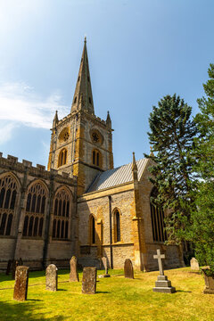 Holy Trinity Church with Graveyard burial place of William Shakespeare in Stratford upon Avon, Warwickshire, England, UK