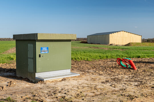 Travaux d'implantation et de raccordement d'un poste de transformation Edf destin&eacute; &agrave; alimenter un nouveau batiment agricole. Mars 2026