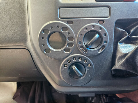 Close-up photo of the fan lever and ac of the pickup car brand daihatsu gren max. The theme of the car interior, car, pickup, daihatsu gren max. 