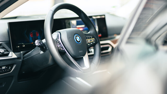 BMW i4 Fahrzeugdetails &ndash; Interieur und Karosserie