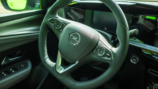 Opel Mokka Lenkrad und digitales Cockpit