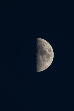 High resolution half moon