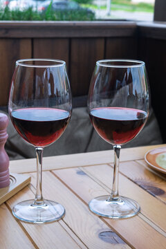 Outdoor Setting with Red Wine Pairing
