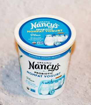 Nancy's Organic Fat Free Plain Yogurt