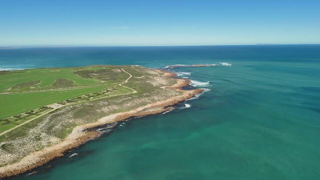 Daly Head National Surfing Reserve, White Hut, Yorke Peninsula, South Australia &ndash; 4K aerial drone view of rocky headland, turquoise waters and rugged coastline near Dhilba Guuranda&ndash;Innes National Park