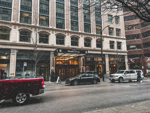 View of Exchange Hotel building in downtown Vancouver