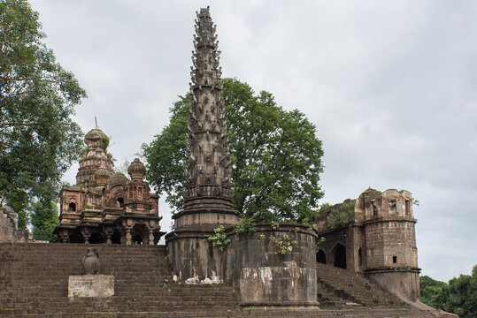Sangam Mahuli, Sri Kashi Vishweshwar Temple, Dakshin Kashi, Maratha and Hemadpanthi architecture, Set at the confluence of the Krishna and Venna rivers, 18th century temple, Satara, Maharashtra, India