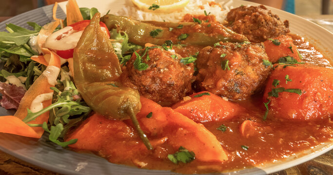 Plat s&eacute;n&eacute;galais, thiou, boulettes de poisson 