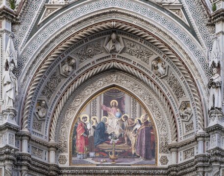 Entrance portal, fresco, Cathedral of Santa Maria del Fiore, Cathedral, Duomo by Filippo Brunelleschi, UNESCO World Heritage Site, Old Town, Florence, Tuscany, Italy