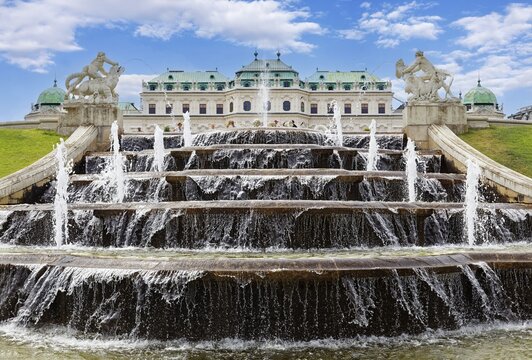 Mussel Fountain, Upper Belvedere above, Belvedere Palace, former summer residence of Prince Eugene of Savoy, built 1712 to 1723 by Johann Lucas von Hildebrandt, Baroque, Vienna, Austria