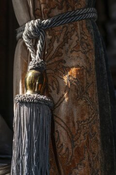Cord with shiny golden knob holds old curtain together, Chapslee Hotel, former summer residence of Raja of Kapurthal, Elysium Hill, Lakkar Bazar, Shimla, Himachal Pradesh, North India, India