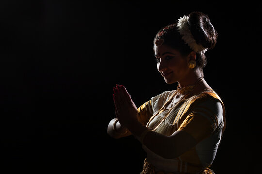 Mohiniattam dancer greeting with her hands joined