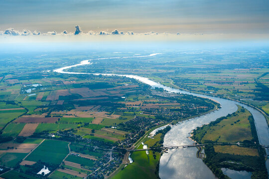 Elbe von Geesthacht nach Hamburg als Luftbild