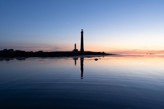 Le jolie phare dans la nuit