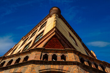 Historic townhouses by the Old Market Square in Poznań, Poland. © Bernhard
