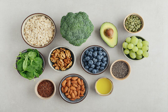 Healthy plant based foods rich in omega 3, antioxidants and vitamins for memory, focus and cognitive health.