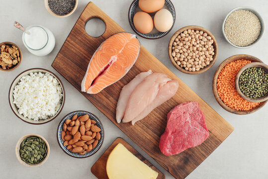 Healthy balanced nutrition with animal and plant based protein sources.