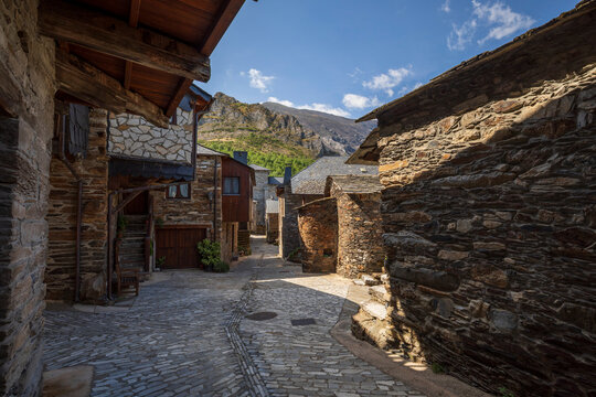 Picturesque spots in the charming village of Pe&ntilde;alba de Santiago in Le&oacute;n, Castile and Le&oacute;n, Spain