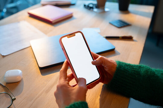 Using a Smartphone in a Modern Workspace