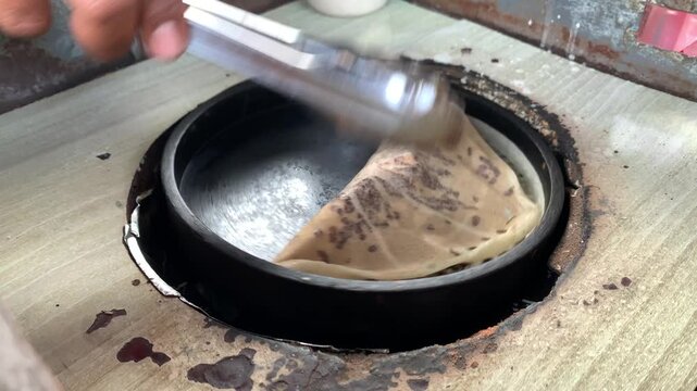 The process of making leker to be presented to the buyer. Leker is one of the most popular snacks in Indonesia.