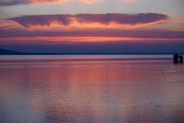 Obraz premium Sunrise over Lake Balaton from the Tihany Peninsula, Hungary