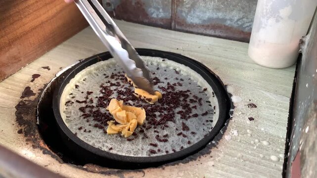 The process of making leker to be presented to the buyer. Leker is one of the most popular snacks in Indonesia.