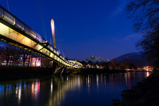 Br&uuml;cke Hungerburgbahn Innsbruck Nacht