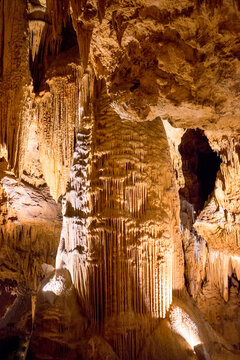 Speleothem formations in Luray Caverns, Virginia