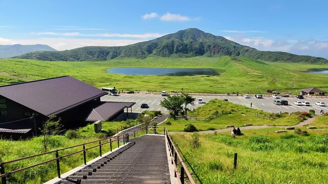 夏の草千里ヶ浜　阿蘇