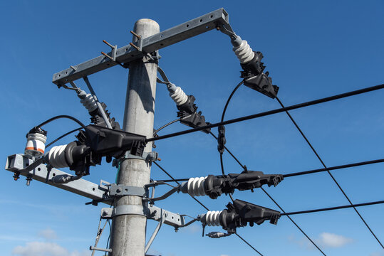 送電線のポリマーがいし