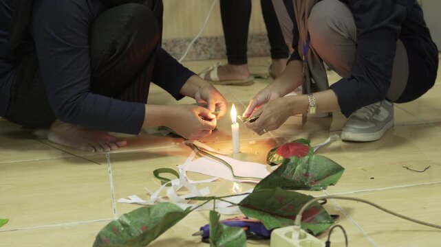 mothers make some handicraft on the handicraft class	