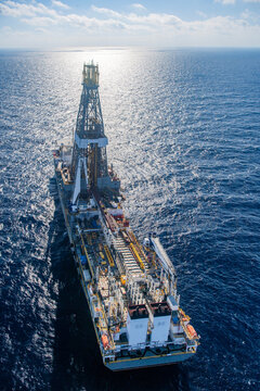 drillship, drill rig, drilling, Gulf of Mexico, blue water, water