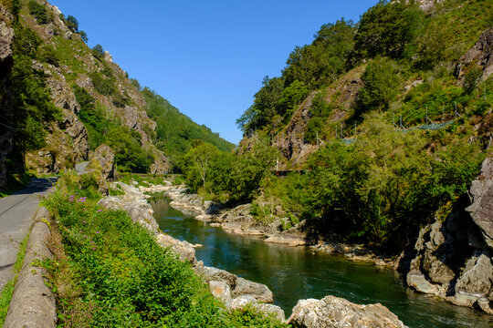 France, Pyrenees-Atlantiques, Itxassou, Nive river flowing in Pas de Roland