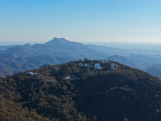 Obraz premium Aerial View of Siding Spring Observatory in Warrumbungle National Park