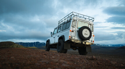 Off-Road Vehicle Driving Through Iceland Highlands at Dusk © Lukas Gojda
