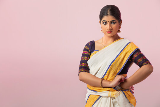 Mohiniattam dancer in Mushti mudra depicting anger