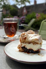 friesische trümmertorte mit tee © kristina rütten