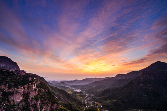 Natural Scenery of Sunrise at Huitaozhan in the Southern Taihang Mountains, Huixian, Xinxiang, Henan, China