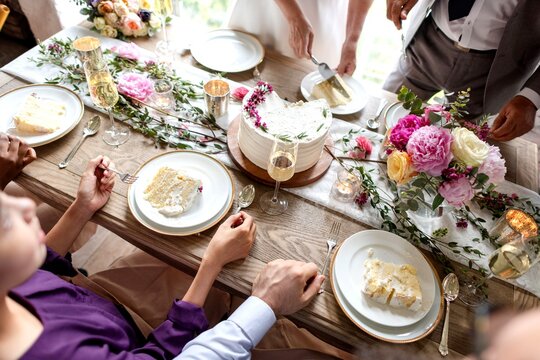 Elegant wedding reception table setting