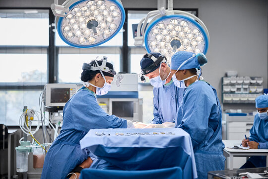 Surgical team collaborates in modern operating room